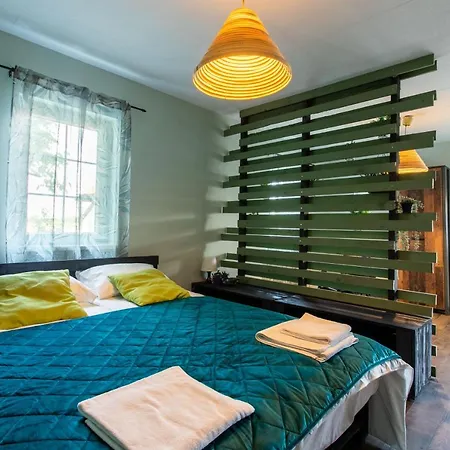 Seosko Domacinstvo Pustolov *